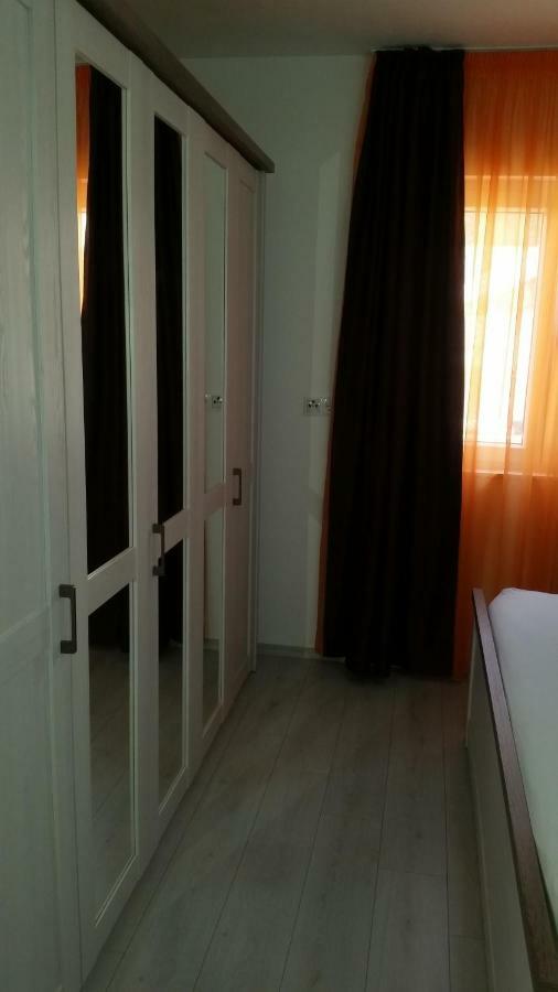 Apartment Anaivana *