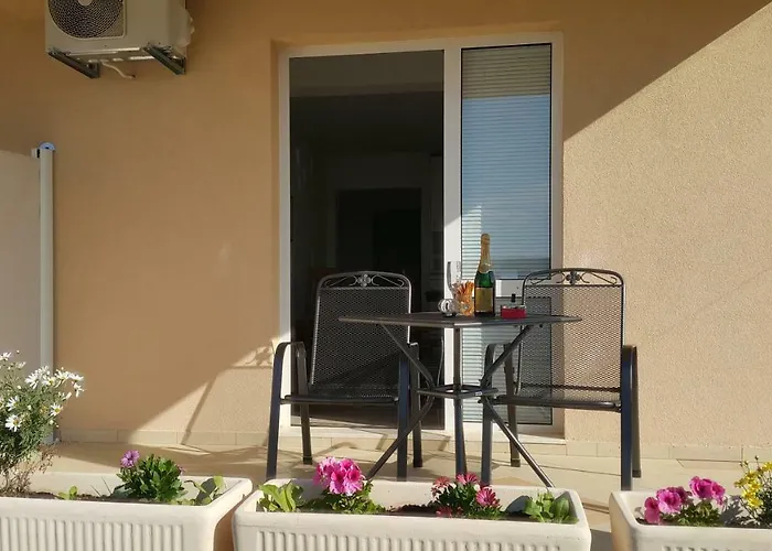 Apartments Anaivana